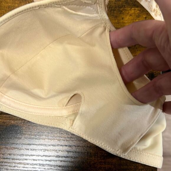 NWOT. ABC cream T-shirt bra 40 AA - Picture 10 of 16